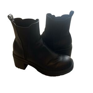 MIA Black Leather Lug Sole Ankle Boots Chunky Heel Pull On Size 8.5